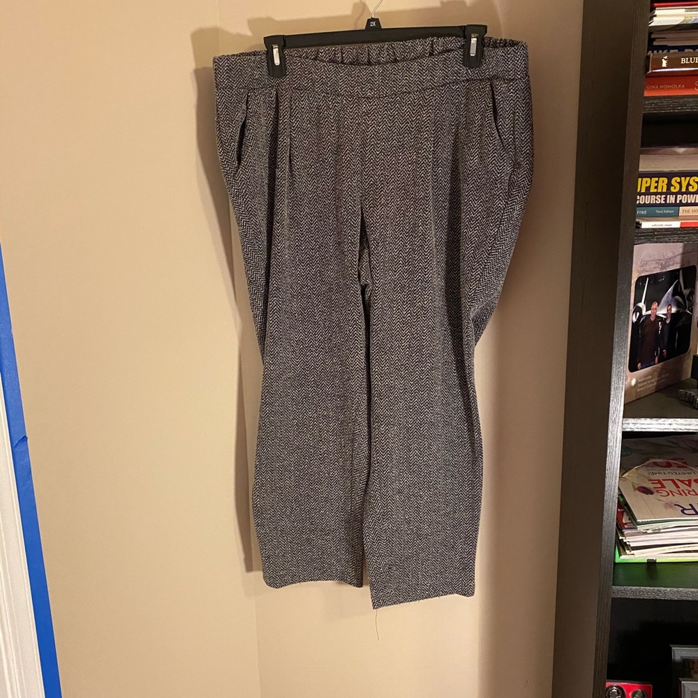Old navy winter pleated pull on pants.